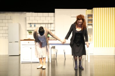 Meryem Reis Ve Derya Alabora, KKTC'de 'Beyaz'la Sahnede