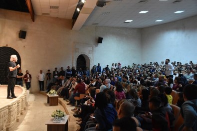 Nusaybin'de 'Nafile Adam' Oyununa Yoğun İlgi