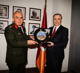 Orgeneral Musa Avsever'den Galatasaray'a Ziyaret