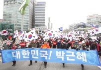 MAHKEME BİNASI - Seul'de Güney Kore Eski Devlet Başkanına Destek Protestosu