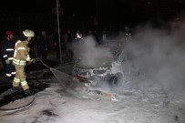 Bakırköy'de Ticari Taksi Alev Alev Yandı