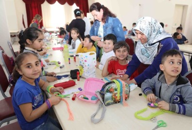 Bayraklı'da Kukla Şenliği