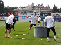 METİN OKTAY - Galatasaray Gençlerbirliği Hazırlıklarını Sürdürdü