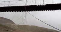 Kars'ta Köylüler Çelik Telleri Kopan Asma Köprünün Yapılmasını İstiyor Haberi