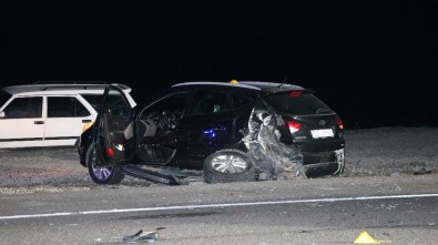 Kaza Yapan Araçlara Başka Araç Çarptı Açıklaması 2 Ölü 2 Yaralı