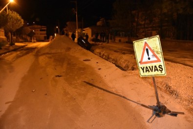 Tokat'ta Virajı Alamayan Otomobil Kanala Düştü