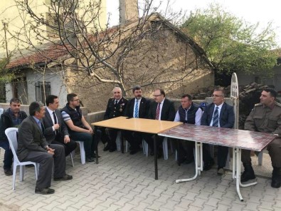 Vali Tutulmaz Ve Milletvekili Özkaya'dan Şehit Ailesine Ziyaret