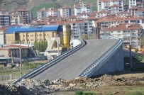 KÖPRÜ ÇALIŞMASI - Yeşilkent Üst Geçidi İçin Köprü Yapımı Devam Ediyor