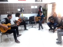 FLAMENKO - Suriyeli Shala, Gitar Özlemini MABESEM'de Gideriyor