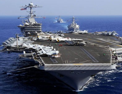 ABD gemisi Suriye'ye hareketlendi Jetler havalandı