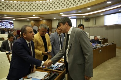 Büyükşehir Meclisinde Konyaaltı Sahili'nin İhalesi Tartışıldı
