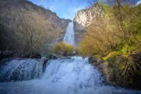 Çağlayan Şelalesi Görenleri Hayran Bırakıyor
