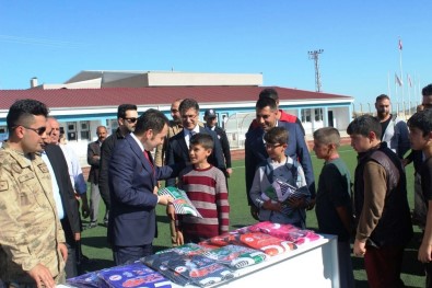 Ergani'de 550 Öğrenciye Spor Malzemesi Dağıtıldı