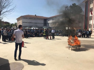 Öğrenciler Yangın Eğitimi Aldılar
