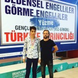 MEHMET AKTAŞ - Görme Engelli Yüzücü 4 Madalya Kazandı