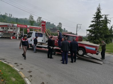 Ordu'da Pikapla Minibüs Çarpıştı Açıklaması 2 Yaralı