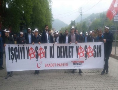 Saadet Partisi'nden 1 Mayıs için ‘anarşist' pankart