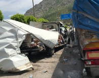 ALPARSLAN TÜRKEŞ - Tıra Çarpan Minibüs Kağıt Gibi Parçalandı