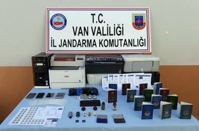 Van'da 1,5 Milyonluk Vurgun Yapan Çete Çökertildi