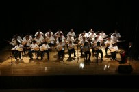 KAZıM KURT - Yıl Sonu Gösterisinde Coşkulu Anlar Yaşandı