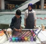 EBRU SANATı - 7'Den 70'E Herkes Ebru Yaptı