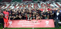 Akhisarspor'un Kupasına Kavuştu