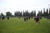 SAKARYASPOR - Başkan Toçoğlu, Sakaryasporu Futbolcularla Bir Araya Geldi