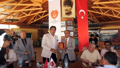 Emekli Astsubaylar Foça'da Toplandı