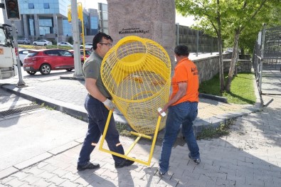 Gölbaşı'na Atık Pet Şişe Kumbaraları Yerleştirildi