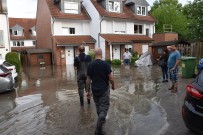 Hamburg'da Sokakları Sel Bastı
