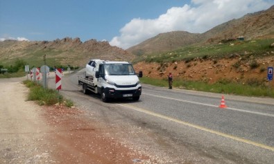 Hasankeyf'te Otomobil Takla Attı Açıklaması 1'İ Ağır 4 Yaralı