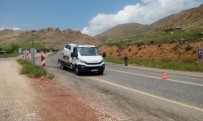 Hasankeyf'te Otomobil Takla Attı Açıklaması 1'İ Ağır 4 Yaralı