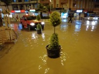 Kızıltepe'de Yağış Hayatı Olumsuz Etkiledi