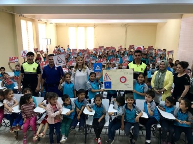 Öğrencilere Uygulamalı Trafik Eğitimi Veriliyor