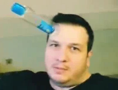 Şahan Gökbakar yine güldürdü