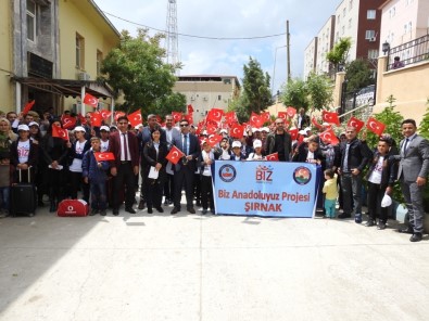 Şırnak'tan 100 Öğrenci İstanbul'a Uğurlandı