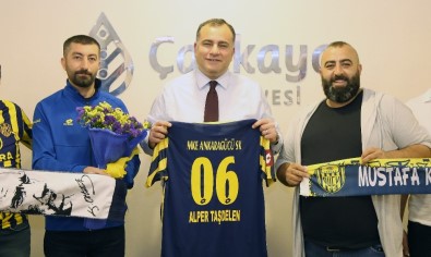 Ankaragücü Taraftarından Başkan Taşdelen'e Teşekkür Ziyareti