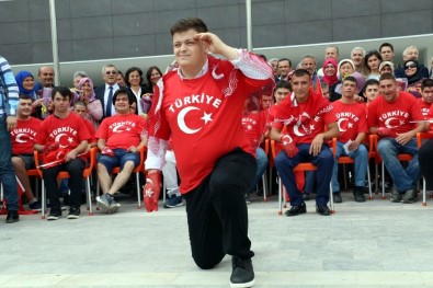 Bir Günlük Askerlerin Aileleri Gözyaşlarını Tutamadı