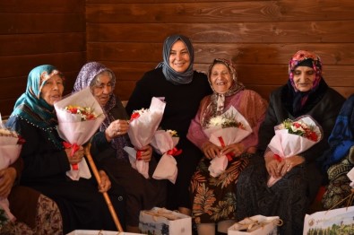 Huzurevi Sakinleri Anneler Günü'nü Altınköy'de Kutladı