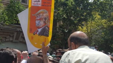 İran'ın Farklı Eyaletlerinde ABD Karşıtı Sloganlar Yükseldi