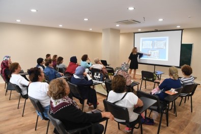 KONSEM'de 'Menopoz' Semineri