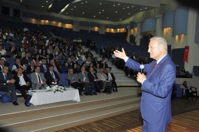 Selçuk'ta 'Doğa-İnsan İlişkileri Konferansı' Gerçekleştirildi