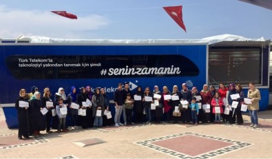 Türk Telekom Gezici Eğitim Tırı Bursa'ya Geldi