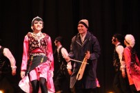 DENİZ AKALIN - Anadolu Üniversitesi'nde Halk Dansları Gecesi
