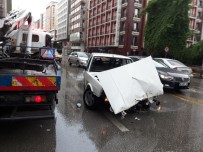 YıLDıRıM BEYAZıT - Ankara'da Sağanak Yağış Kazayı Beraberinde Getirdi Açıklaması 1 Ölü, 1 Yaralı