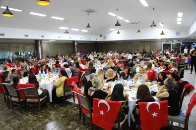 Bayraklı'da Annelere Özel Etkinlik