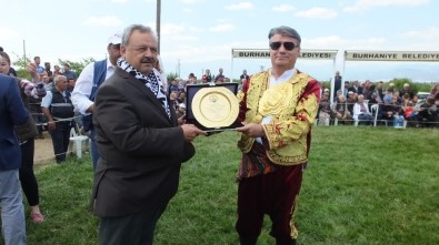 Burhaniye'de Kıran Kırana Güreştiler