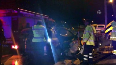 Bursa'da Otomobil Bariyerlere Çarptı Açıklaması 2 Ölü