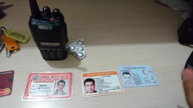 Hem Sahte Polis Hem Sahte Gazeteci Olan Şahıs Yakalandı