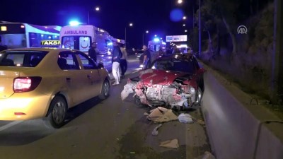 İzmir'de Trafik Kazası Açıklaması 5 Yaralı